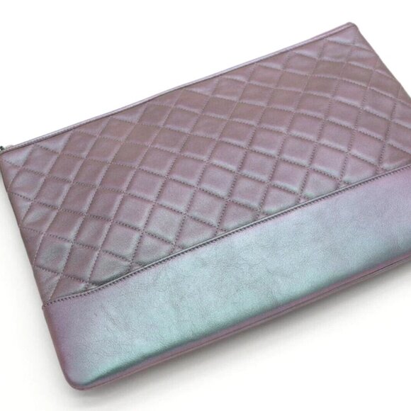 CHANEL Iridescent Lambskin Quilted Large Gabrielle Cosmetic Case Light Purple - Picture 11 of 13